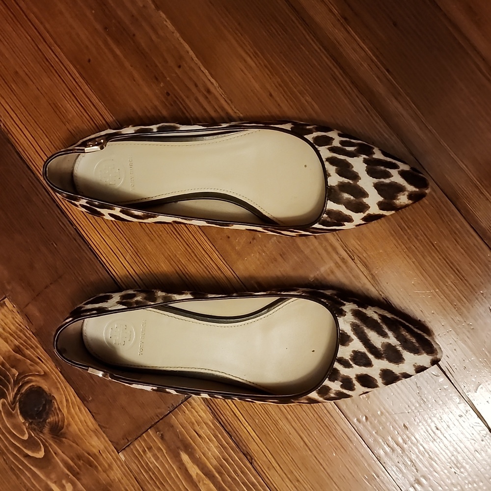Tory Burch Leopard flats size 9
